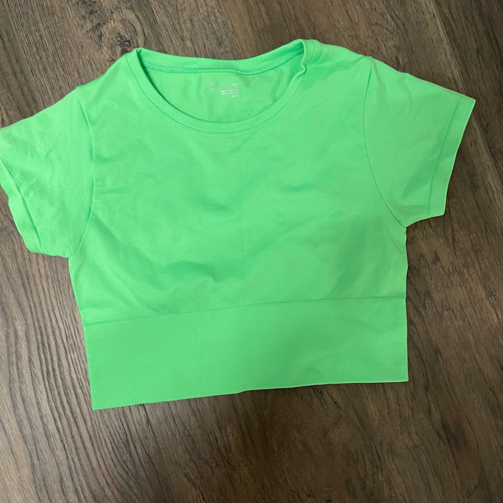 Aeri Offline Top